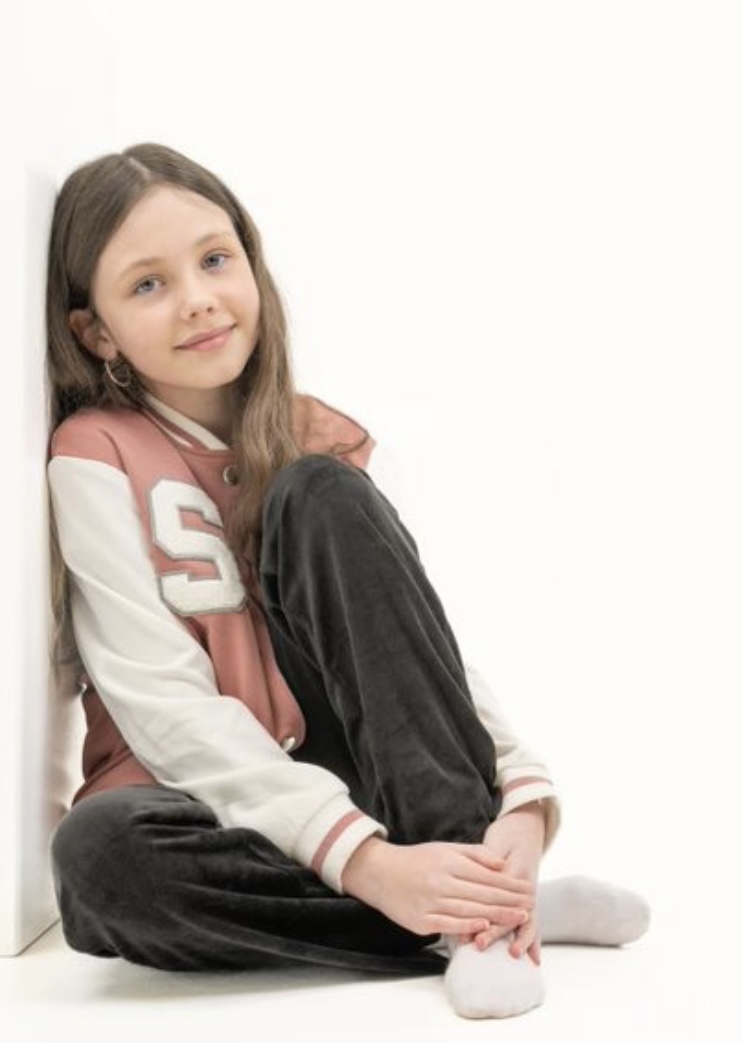 Jasmine W : DK Models & Casting